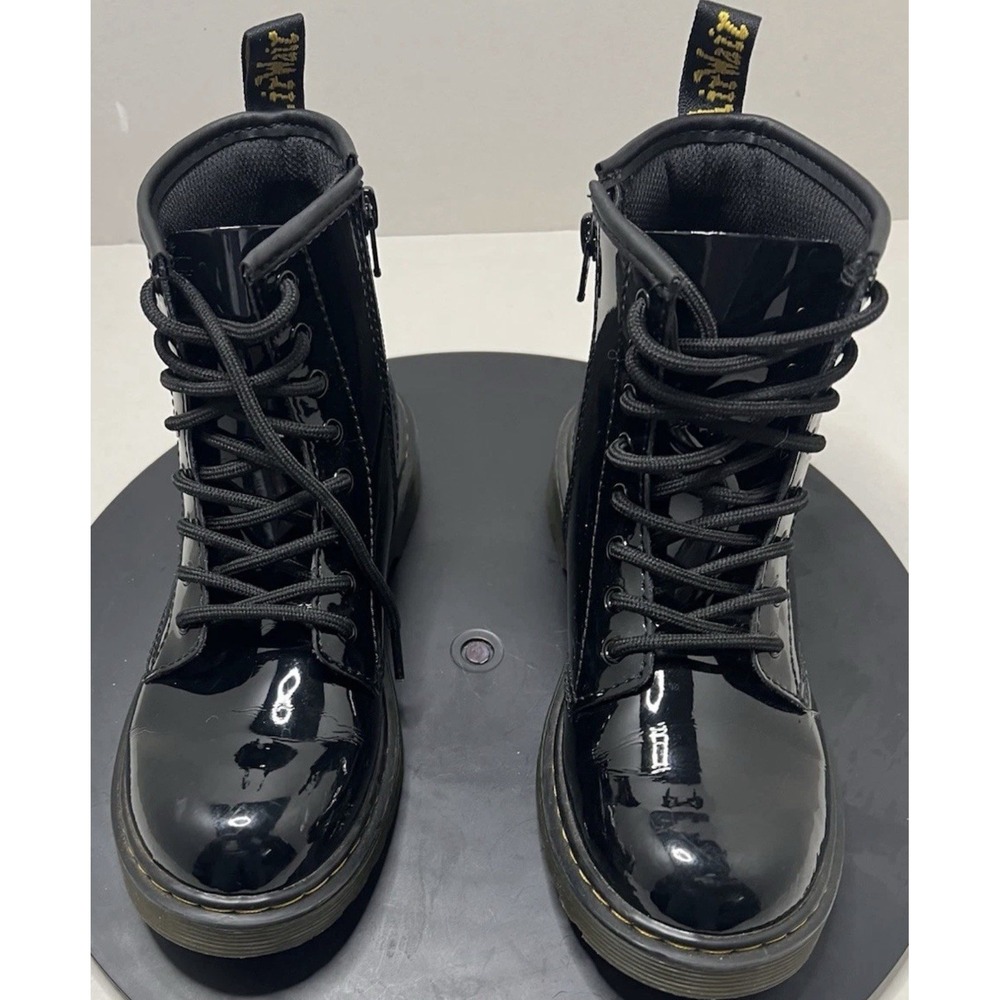 Doc Martens 1460 Men's Size 4 Women's Size 6.5 Excellent Condition
